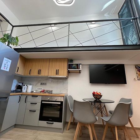 City Center Loft With Private Parking Kavála Ngoại thất bức ảnh