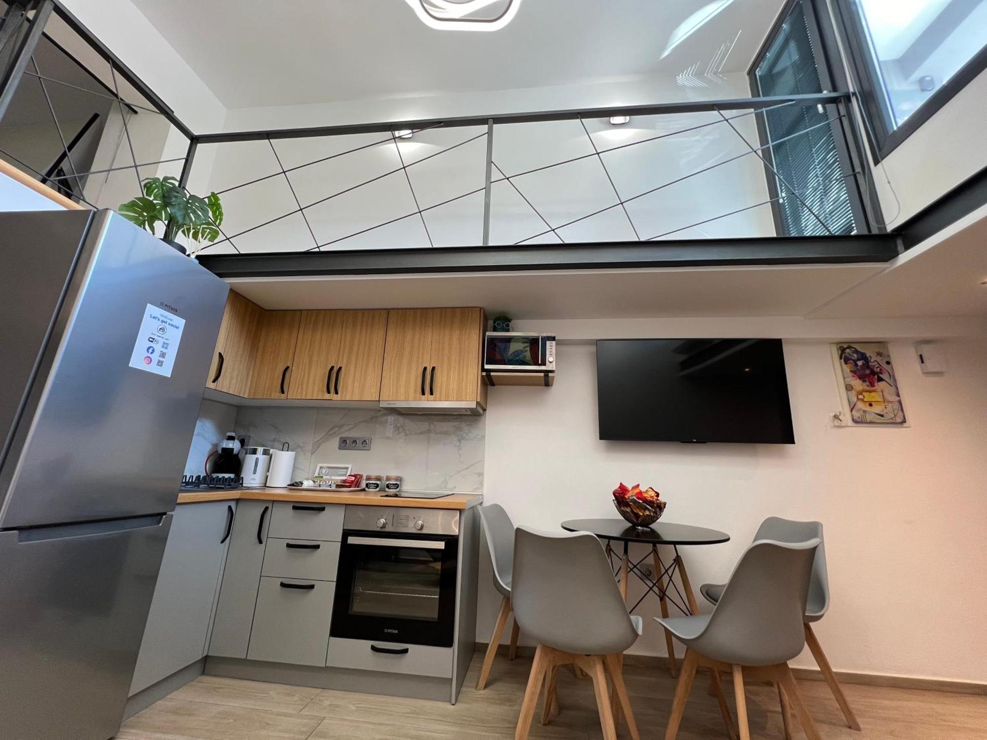 City Center Loft With Private Parking Kavála Ngoại thất bức ảnh