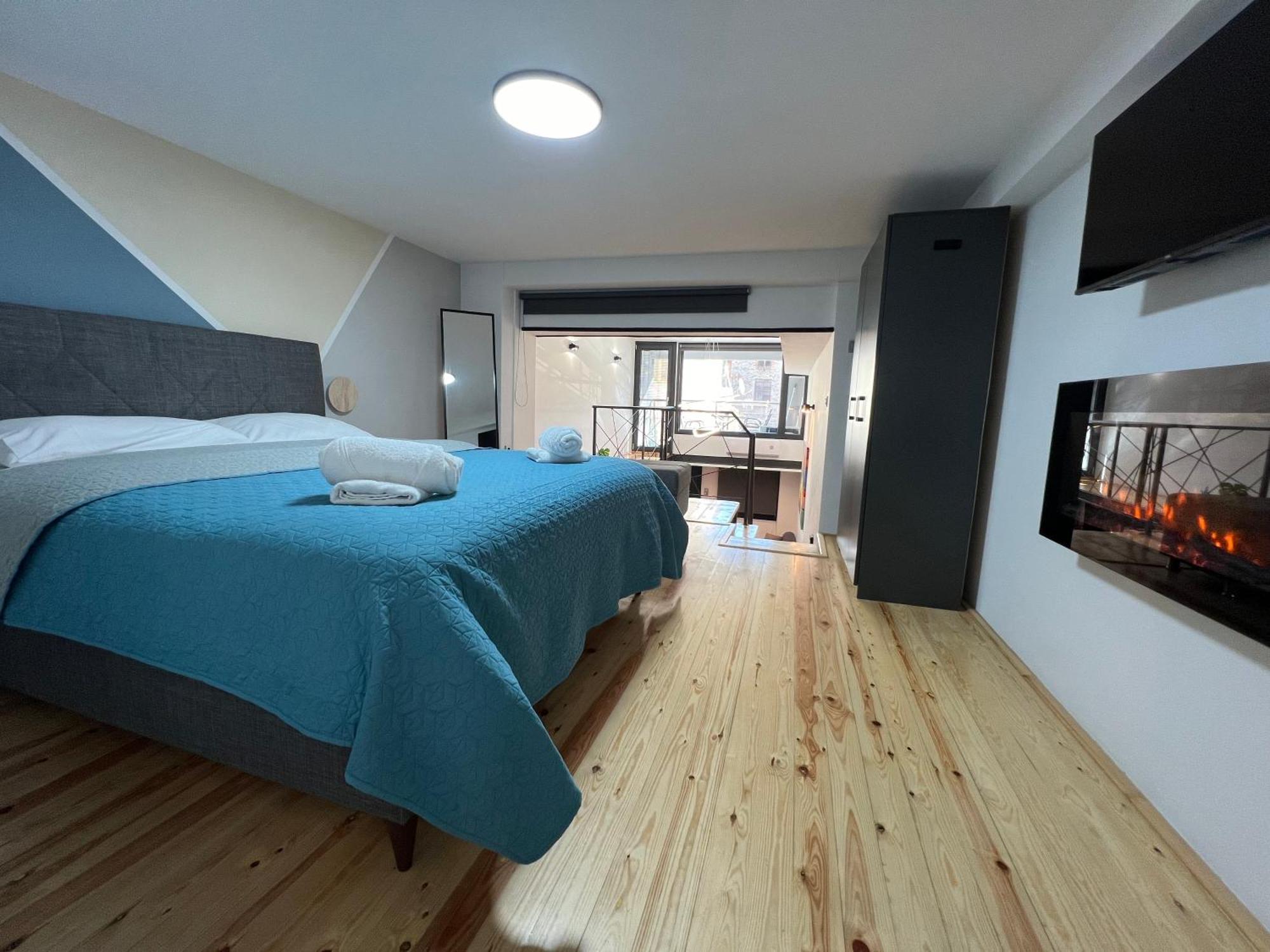 City Center Loft With Private Parking Kavála Ngoại thất bức ảnh