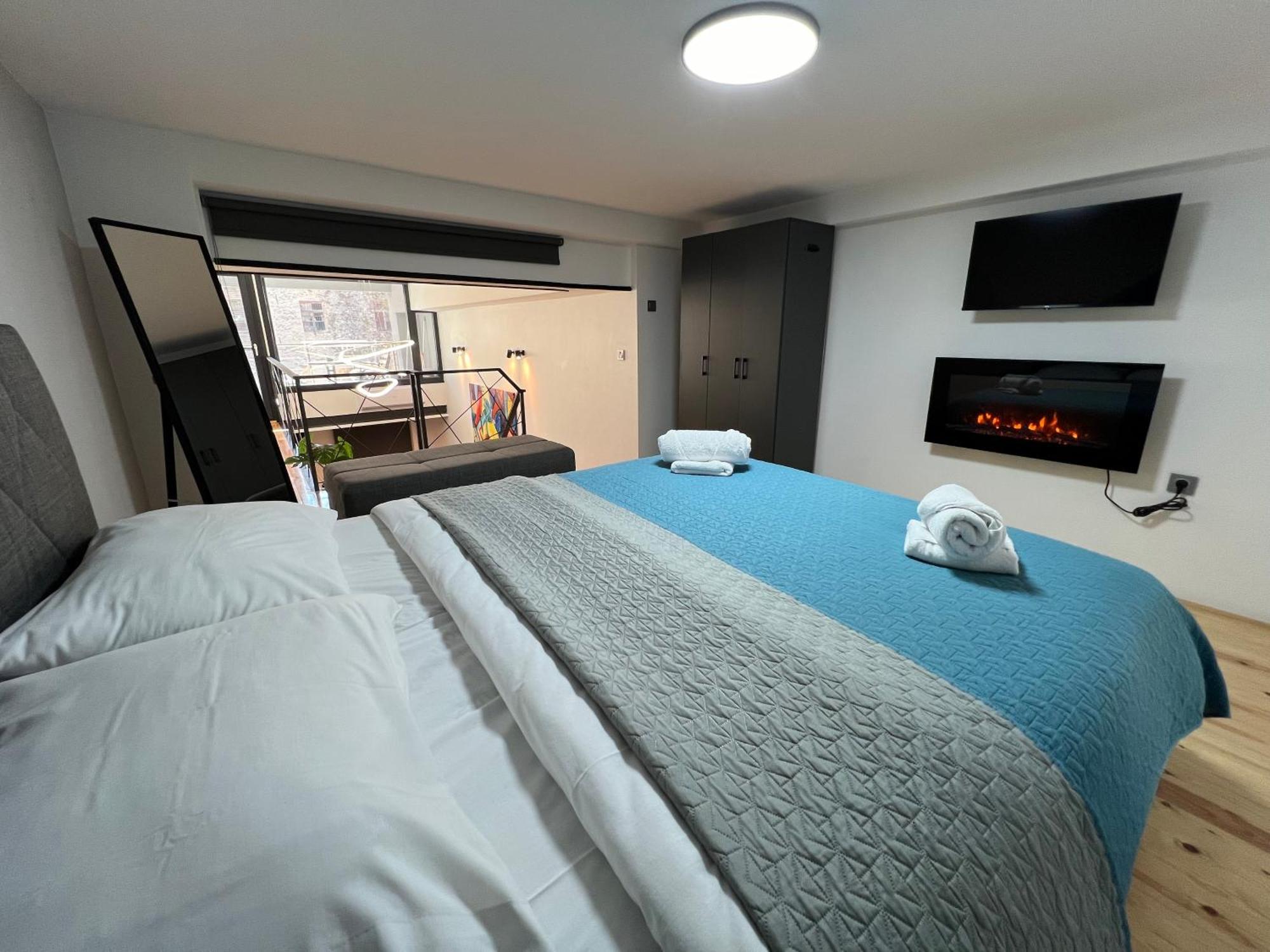 City Center Loft With Private Parking Kavála Ngoại thất bức ảnh