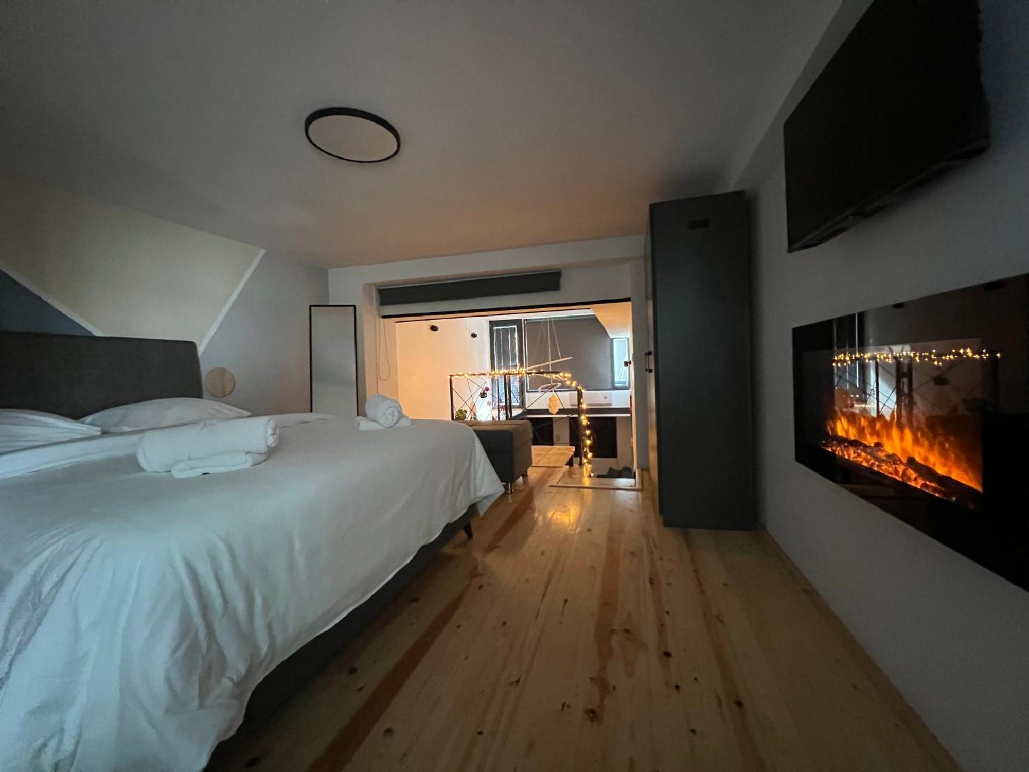 City Center Loft With Private Parking Kavála Ngoại thất bức ảnh